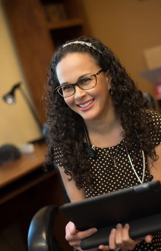 Mily Nieves, MD